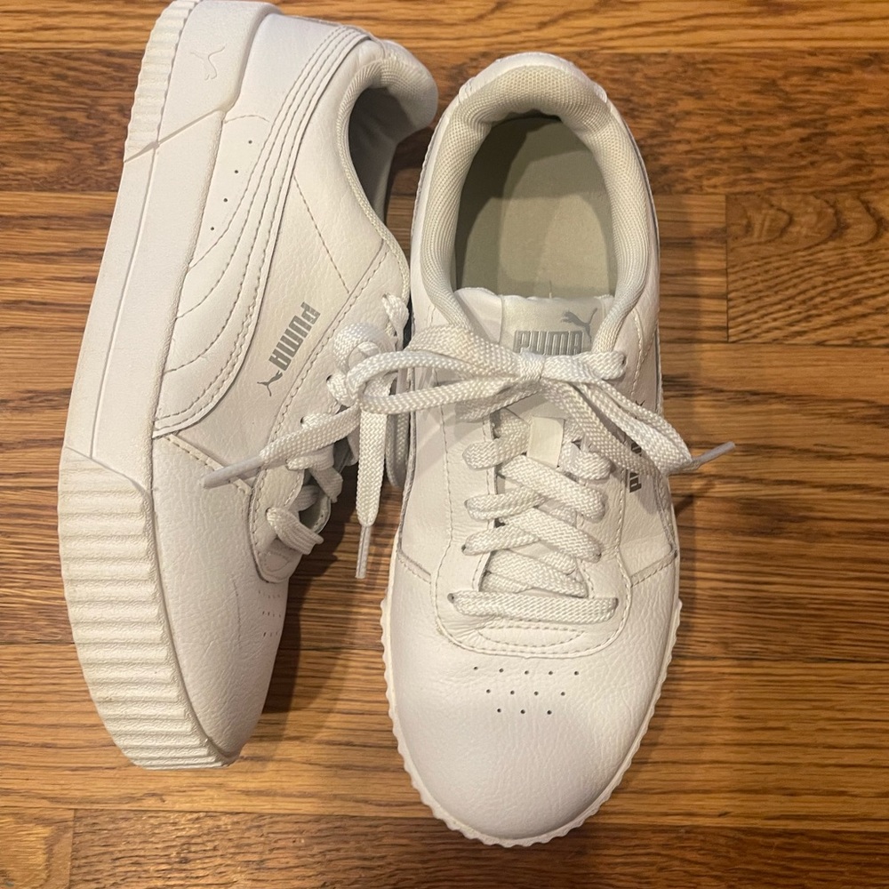 Women’s PUMA Carina shoes.  Size 7